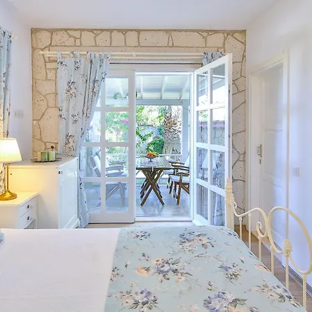 Alacati Balbadem Hotel 2*